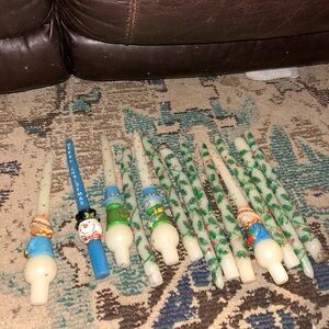 Vintage snowman candles everything pictured is what is included